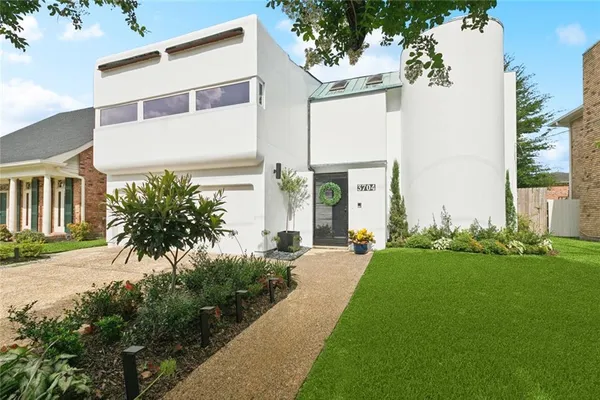 $635,000 | 3704 Severn Avenue, Metairie, LA 70002