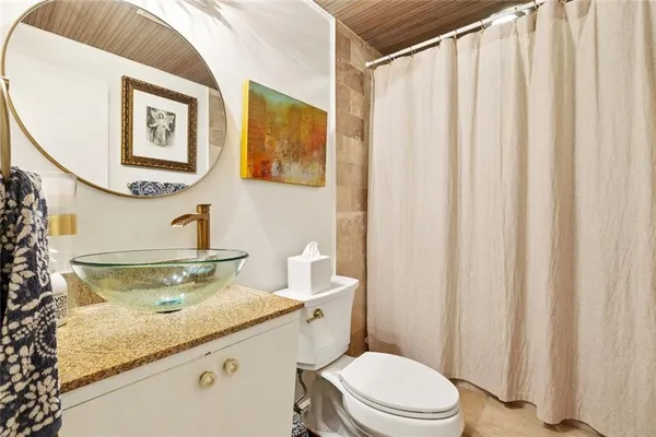 $635,000 | 3704 Severn Avenue, Metairie, LA 70002