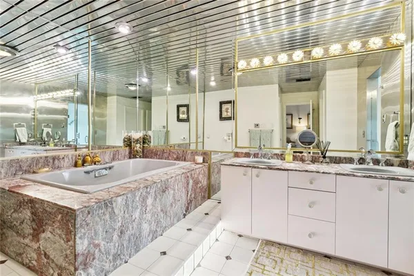 $635,000 | 3704 Severn Avenue, Metairie, LA 70002