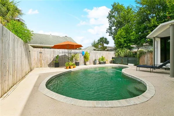 $635,000 | 3704 Severn Avenue, Metairie, LA 70002