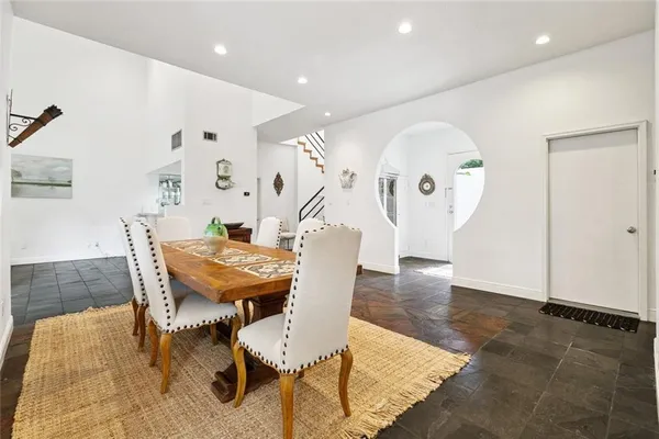 $635,000 | 3704 Severn Avenue, Metairie, LA 70002