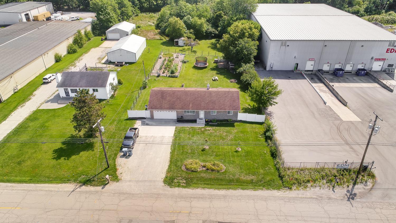 2121 Bremer Road Fort Wayne, IN 46803 - Photo 2 of 31