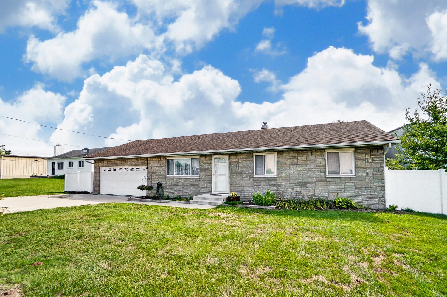 2121 Bremer Road Fort Wayne, IN 46803 - Photo 6 of 31