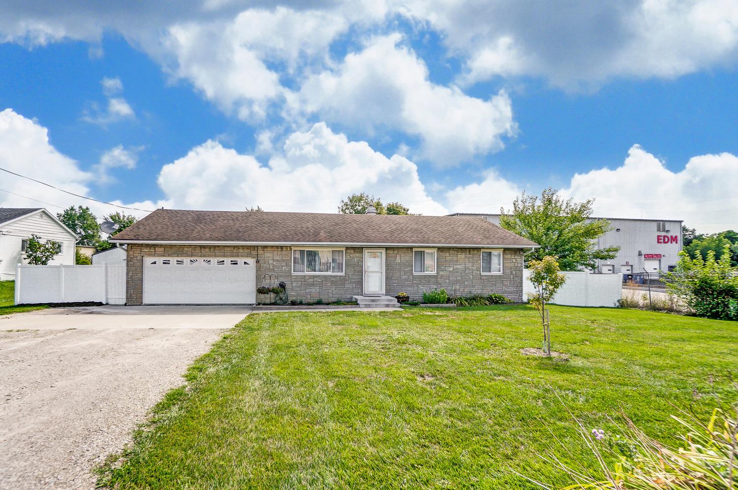 2121 Bremer Road Fort Wayne, IN 46803 - Photo 7 of 31