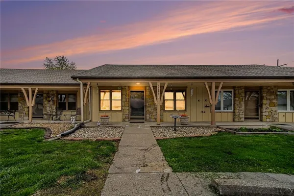 $192,500 | 18867 Sunrise Drive, Belton, MO 64012