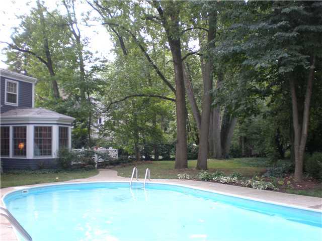 4305 Waybourn Road Columbus, OH 43220 - Photo 2 of 18