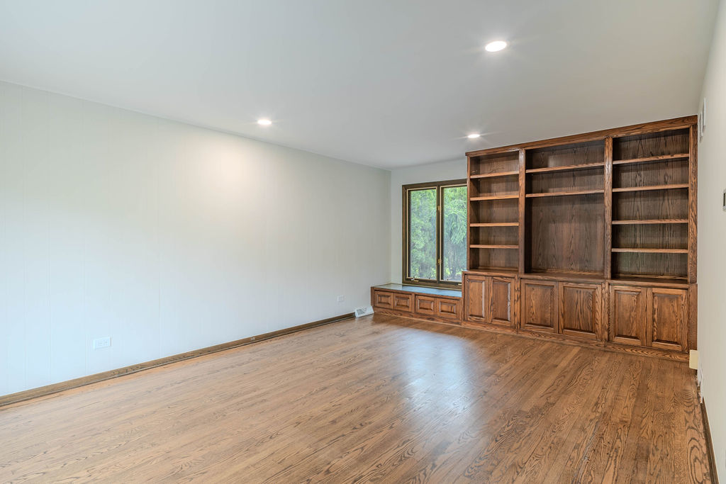 8100 South Park Avenue Burr Ridge, IL 60527 - Photo 13 of 30