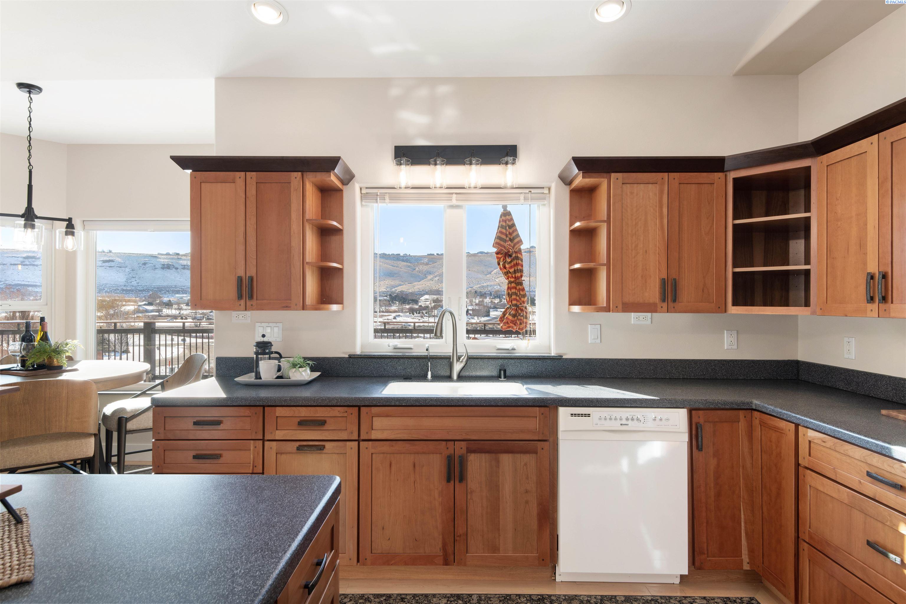 97801 East Ridgeview Drive Kennewick, WA 99338 - Photo 12 of 50 Gallery Image 12