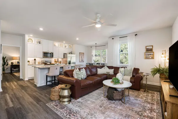 $509,900 | 411 Stonewall Jackson Boulevard, Staunton, VA 24401