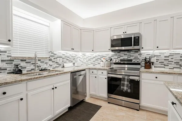 $1,800 | 114 Sierra Madre Street, Payne Springs, TX 75156