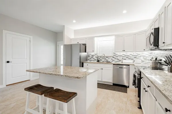 $1,800 | 114 Sierra Madre Street, Payne Springs, TX 75156