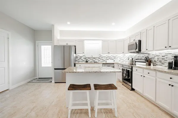 $1,800 | 114 Sierra Madre Street, Payne Springs, TX 75156