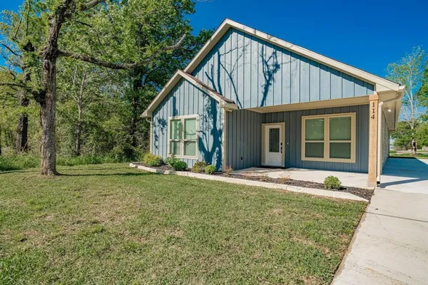 $1,800 | 114 Sierra Madre Street, Payne Springs, TX 75156