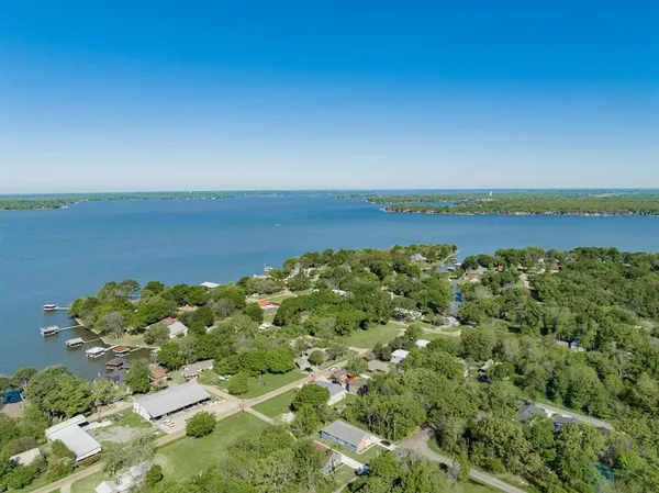 $1,800 | 114 Sierra Madre Street, Payne Springs, TX 75156