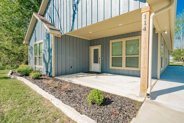 $1,800 | 114 Sierra Madre Street, Payne Springs, TX 75156