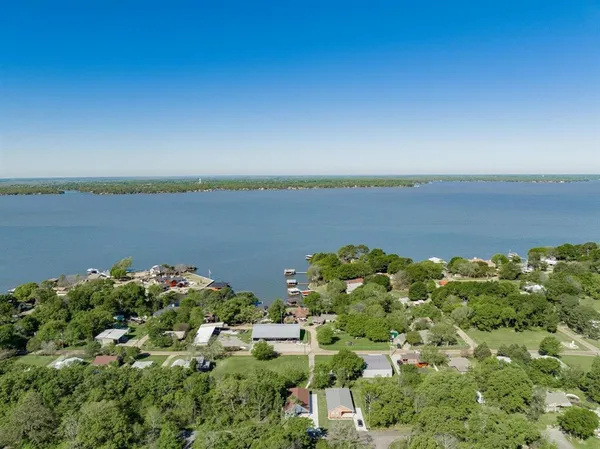 $1,800 | 114 Sierra Madre Street, Payne Springs, TX 75156