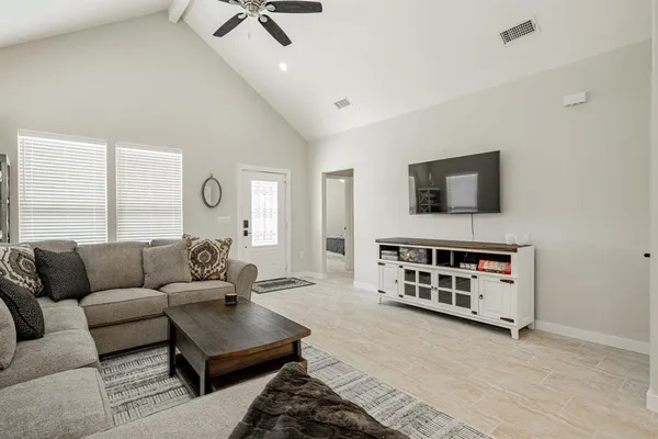 $1,800 | 114 Sierra Madre Street, Payne Springs, TX 75156