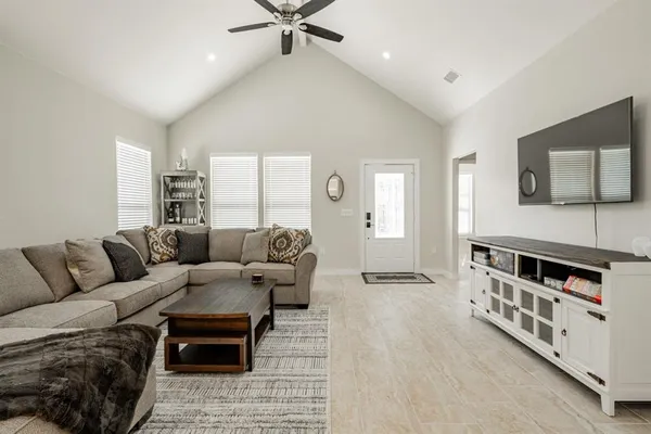 $1,800 | 114 Sierra Madre Street, Payne Springs, TX 75156