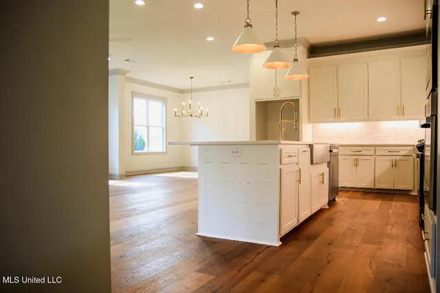 $649,999 | 256 Arbor Trail, Brandon, MS 39047