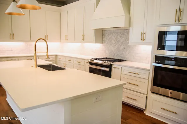 $649,999 | 256 Arbor Trail, Brandon, MS 39047