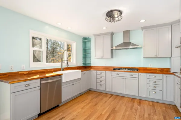 $850,000 | 9 Vine Ridge Drive, Palmyra, VA 22963