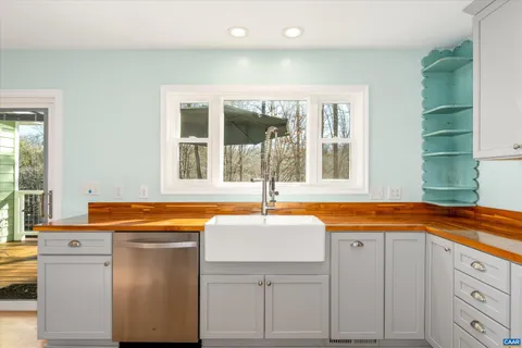 $850,000 | 9 Vine Ridge Drive, Palmyra, VA 22963