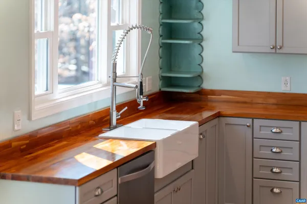 $850,000 | 9 Vine Ridge Drive, Palmyra, VA 22963