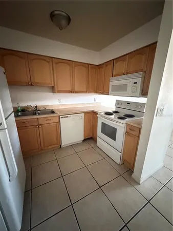 $1,275 | 1 Lake Villa Way, Kissimmee, FL 34743