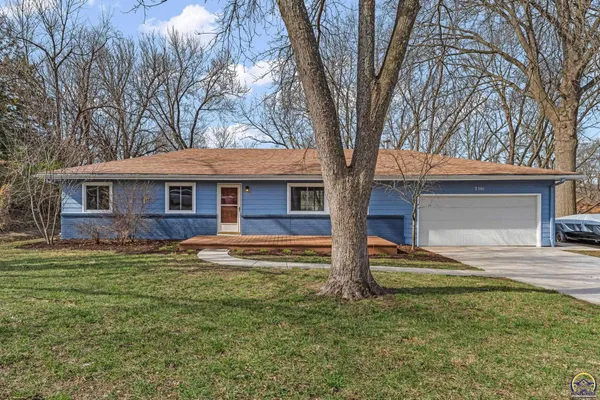 $299,900 | 3501 Southeast Park Ln Court, Topeka, KS 66605