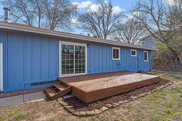 $299,900 | 3501 Southeast Park Ln Court, Topeka, KS 66605