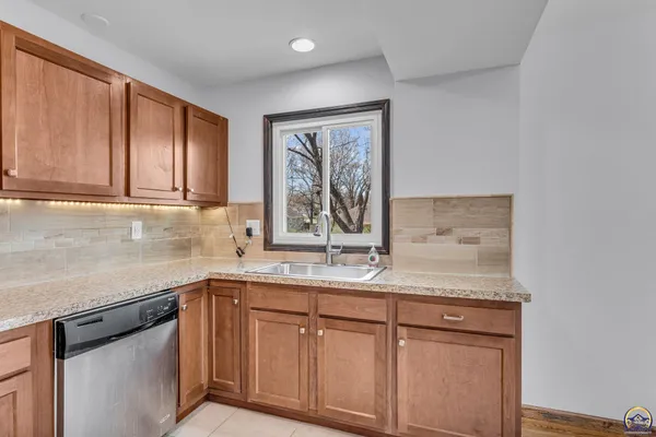 $299,900 | 3501 Southeast Park Ln Court, Topeka, KS 66605