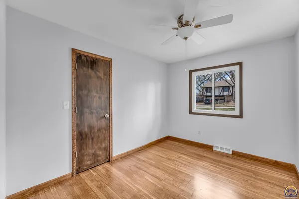 $299,900 | 3501 Southeast Park Ln Court, Topeka, KS 66605