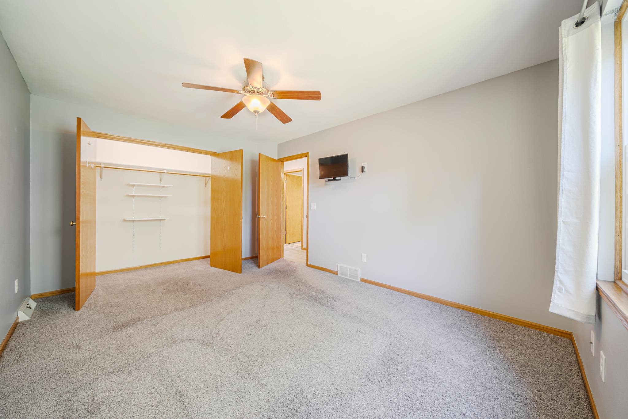 3393 Harbor Bay Road Oshkosh, WI 54901 - Photo 14 of 40