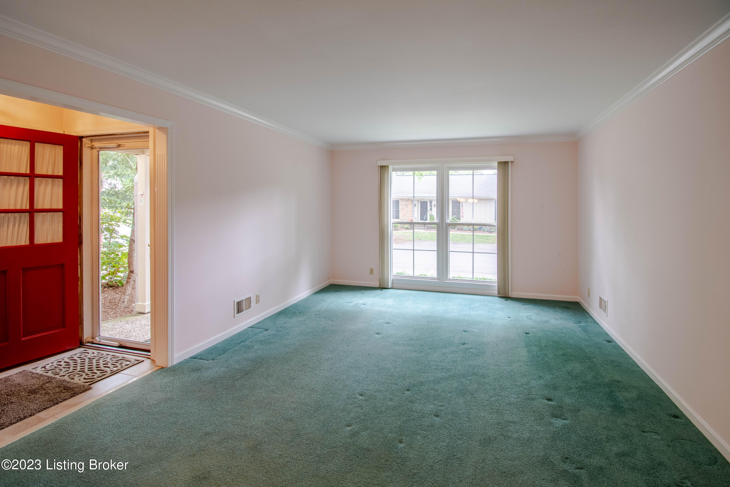 9802 Reynolda Road Louisville, KY 40223 - Photo 5 of 40 DSC_5966-HDR