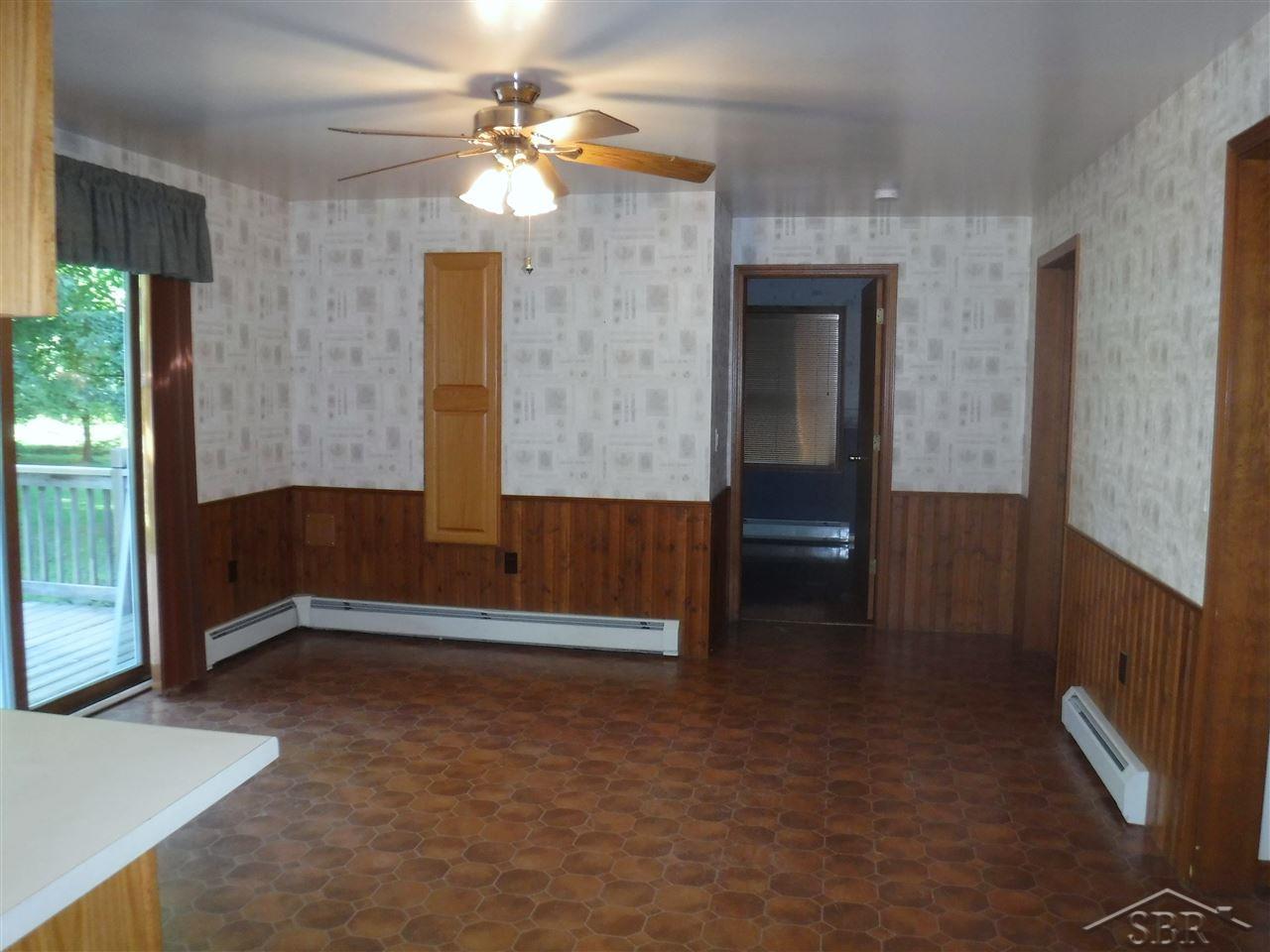 13071 Neff Road Clio, MI 48420 - Photo 8 of 25 Dining area