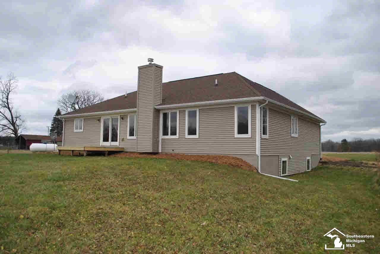 8941 North Gregory Road Fowlerville, MI 48836 - Photo 4 of 24