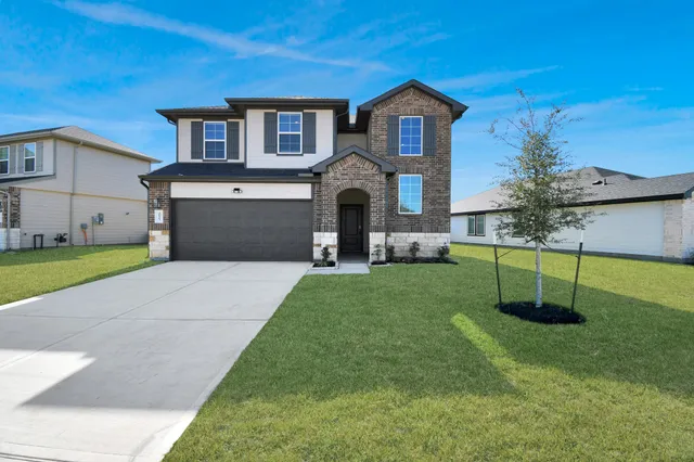 a house view with a outdoor space