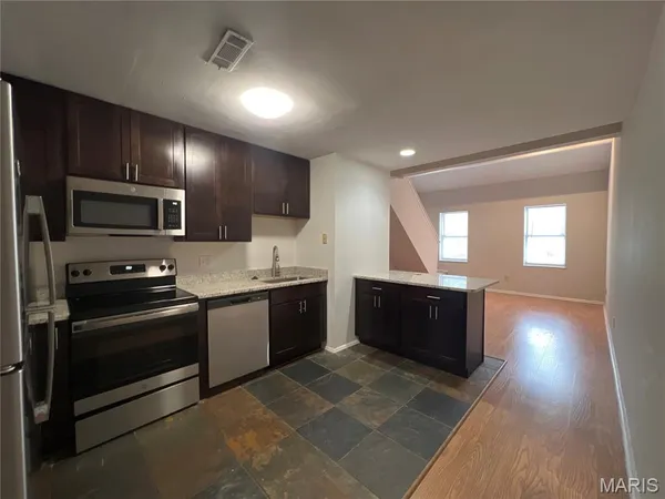 $525,000 | 1007 Allen Avenue, St. Louis, MO 63104