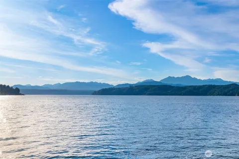 $3,000,000 | 7611 Highway 106, Union, WA 98592