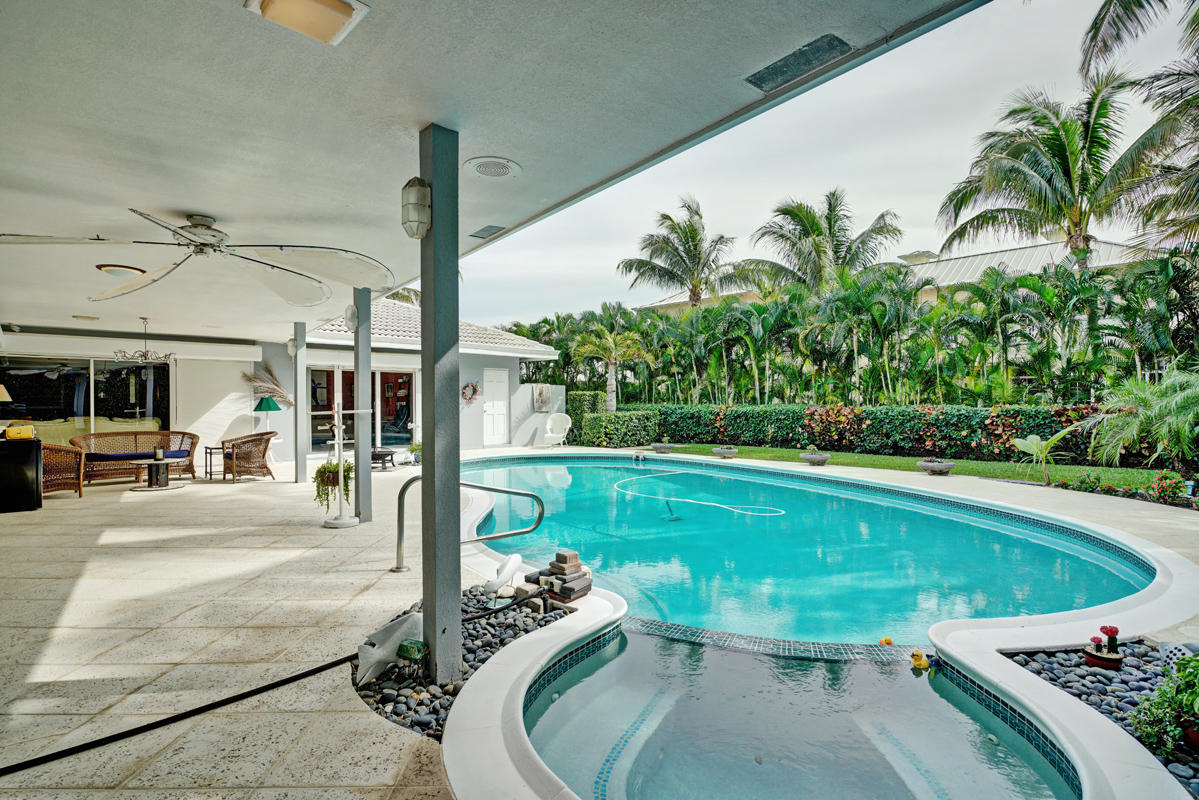 264 Fern Palm Road Boca Raton, FL 33432 - Photo 5 of 23 Pool