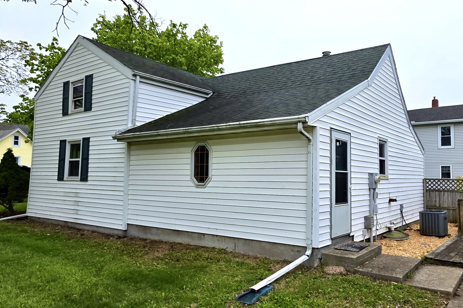 406 East North Street Danvers, IL 61732 - Photo 3 of 14
