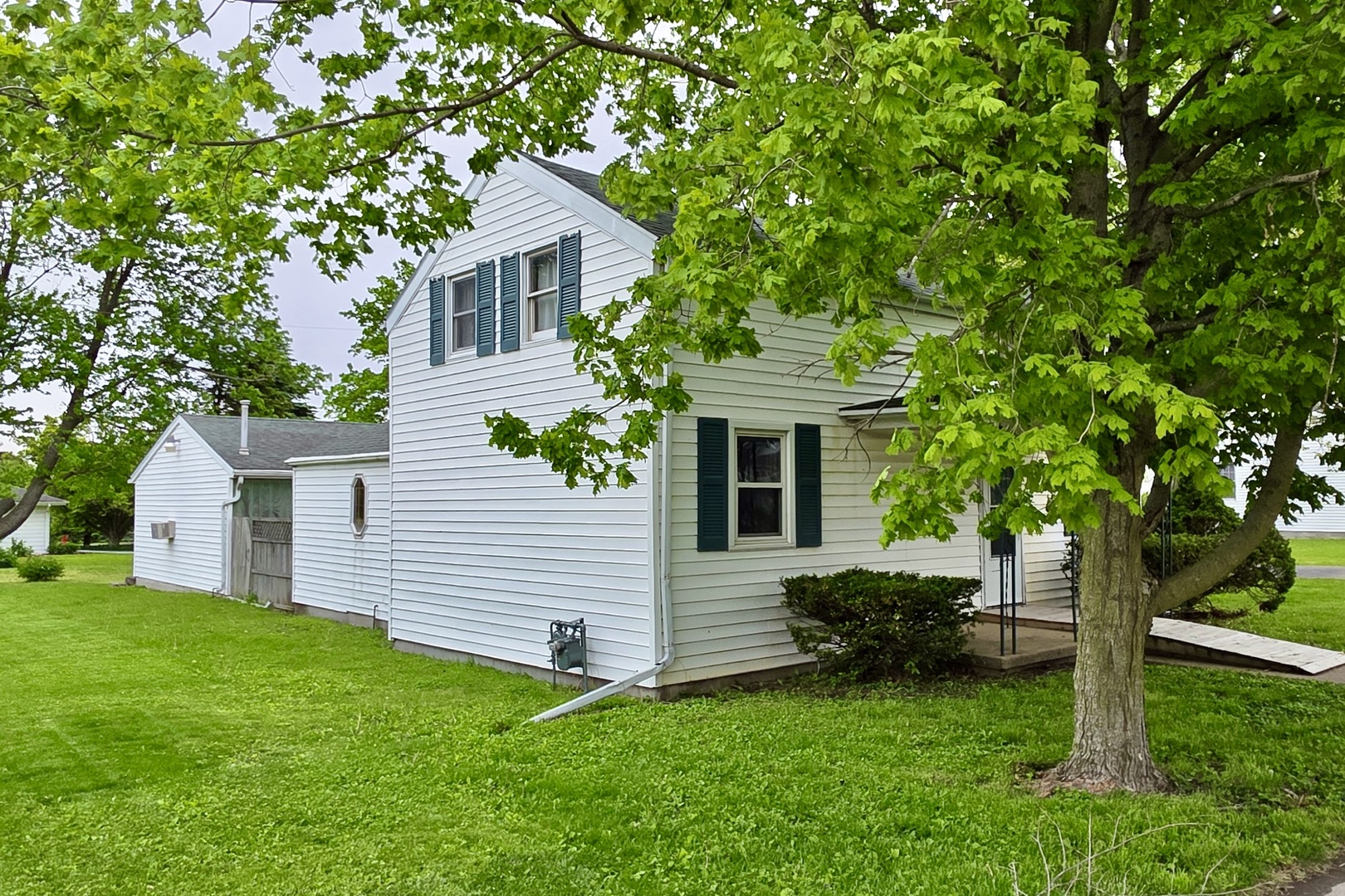 406 East North Street Danvers, IL 61732 - Photo 6 of 14