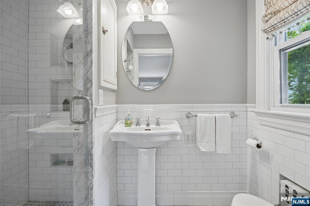 120 Buckingham Road Montclair, NJ 07043 - Photo 23 of 50