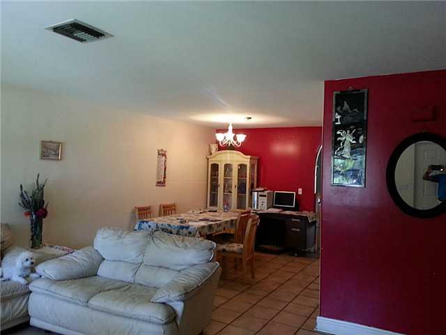 4403 Southeast Village Road Stuart, FL 34997 - Photo 2 of 12 Gallery Image 2