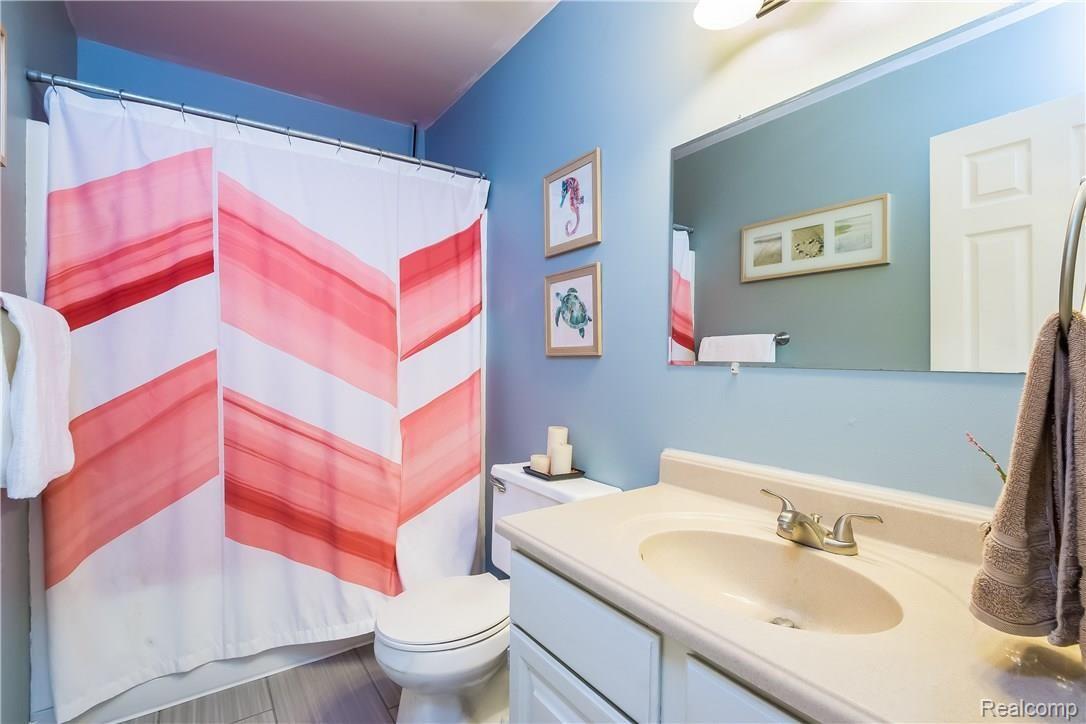 7357 Ore Lake Road Brighton, MI 48116 - Photo 16 of 29 016-Bathroom-4165533-large.jpg