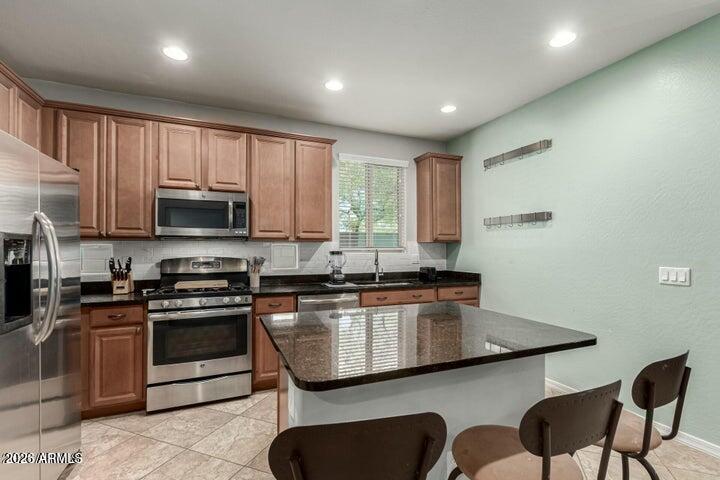 2981 East Night Hawk Way Phoenix, AZ 85048 - Photo 3 of 32 20250409080313064149000000-o