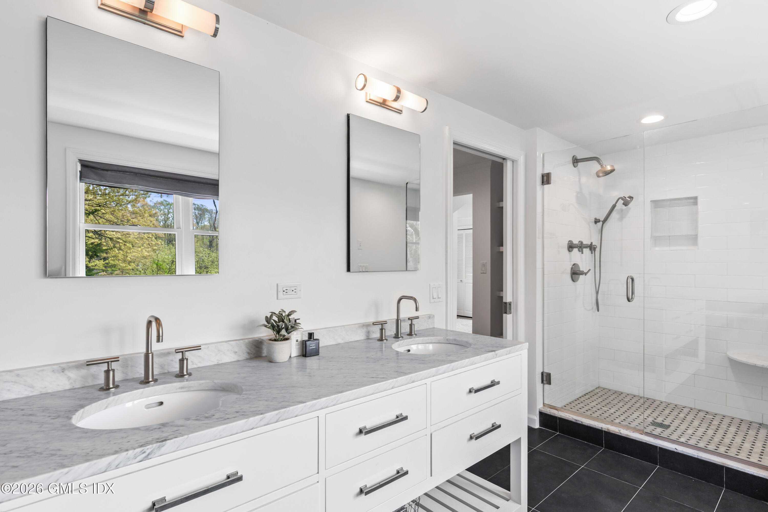 74 Long Meadow Road Riverside, CT 06878 - Photo 13 of 38 Primary Bathroom