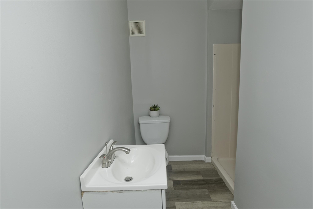 28 Medford Street Springfield, MA 01107 - Photo 11 of 33 Gallery Image 11