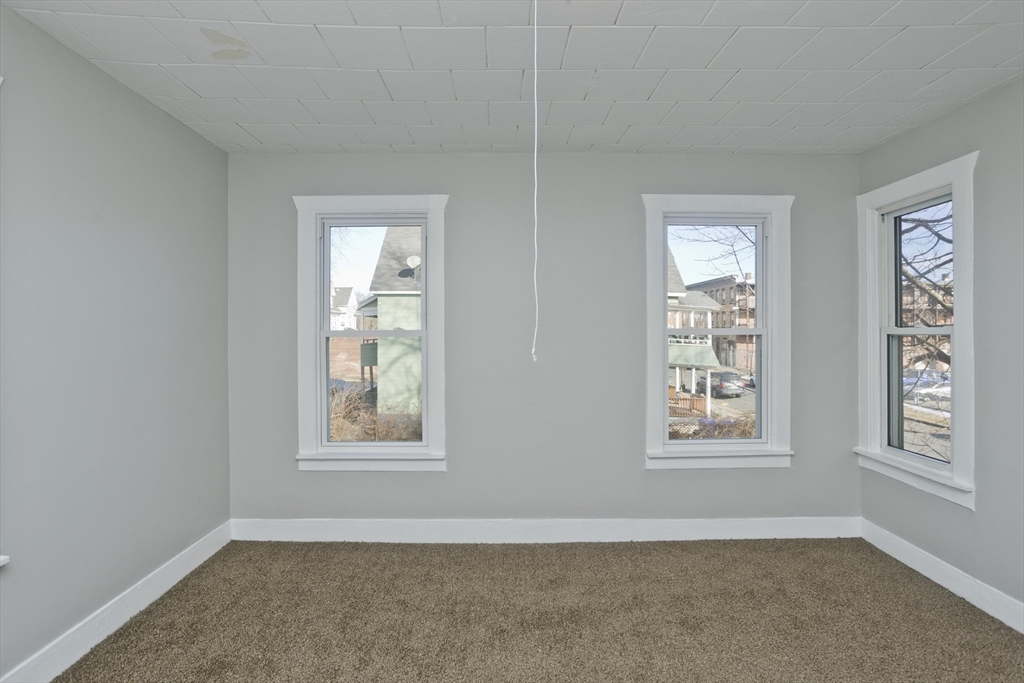 28 Medford Street Springfield, MA 01107 - Photo 6 of 33 Gallery Image 6