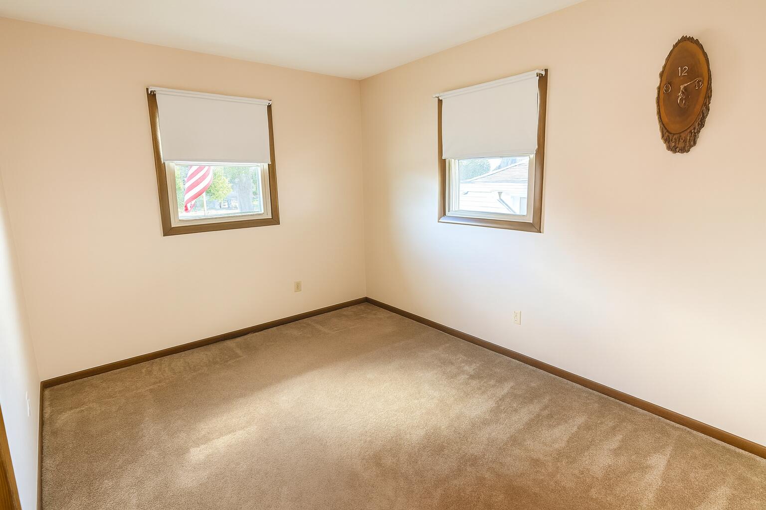 3631 Manor Drive Highland, IN 46322 - Photo 11 of 30 an empty room with windows